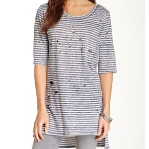 XS FREE PEOPLE Reverse Stripe Distressed Tee